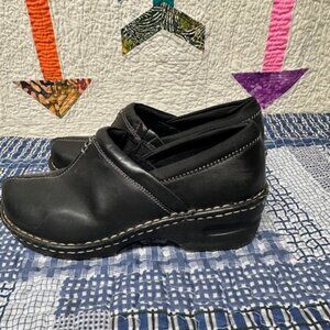 Eastland Kelsey Slip On Clogs Woman's Size 8.5